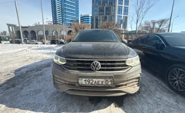 Volkswagen Tiguan 2021 года за 17 000 000 тг. в Астана фото 2