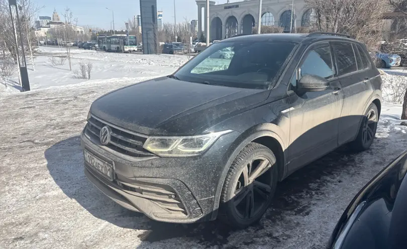Volkswagen Tiguan 2021 года за 17 000 000 тг. в Астана