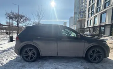Volkswagen Tiguan 2021 года за 17 000 000 тг. в Астана фото 4