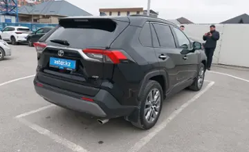 Toyota RAV4 2019 года за 16 000 000 тг. в Шымкент фото 3
