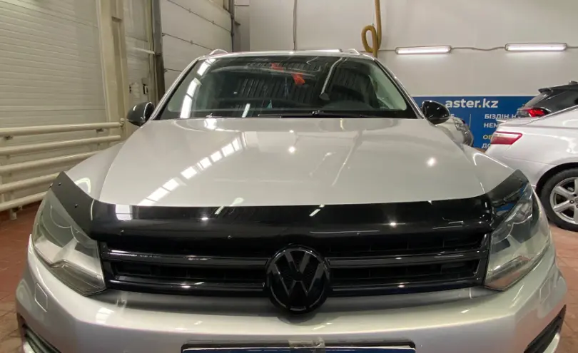 Volkswagen Touareg 2010 года за 10 000 000 тг. в Астана фото 2