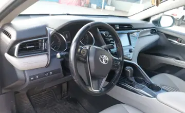 Toyota Camry 2018 года за 11 500 000 тг. в Шымкент фото 5