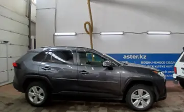 Toyota RAV4 2019 года за 16 000 000 тг. в Астана фото 4