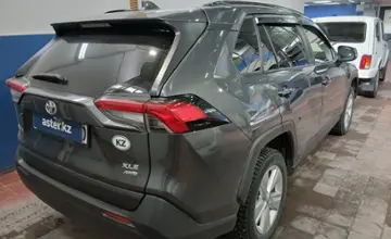 Toyota RAV4 2019 года за 16 000 000 тг. в Астана