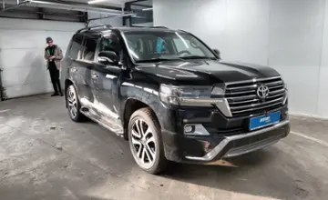 Toyota Land Cruiser 2018 года за 29 900 000 тг. в Астана фото 2