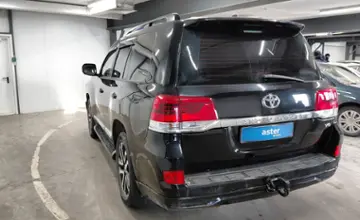Toyota Land Cruiser 2018 года за 29 900 000 тг. в Астана фото 4