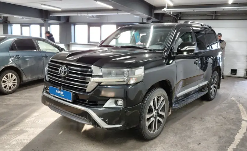 Toyota Land Cruiser 2018 года за 29 900 000 тг. в Астана