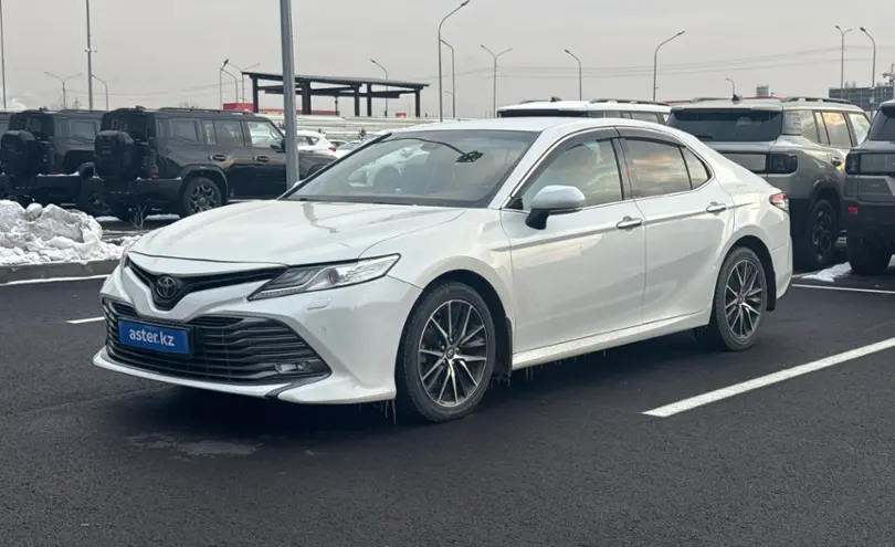Toyota Camry 2021 года за 13 500 000 тг. в Алматы