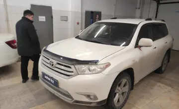Toyota Highlander 2012 года за 11 000 000 тг. в Актобе фото 1
