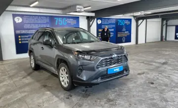 Toyota RAV4 2019 года за 12 000 000 тг. в Астана фото 2