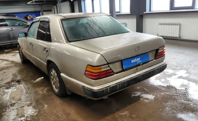 Mercedes-Benz E-Класс 1993 года за 1 600 000 тг. в Астана фото 4