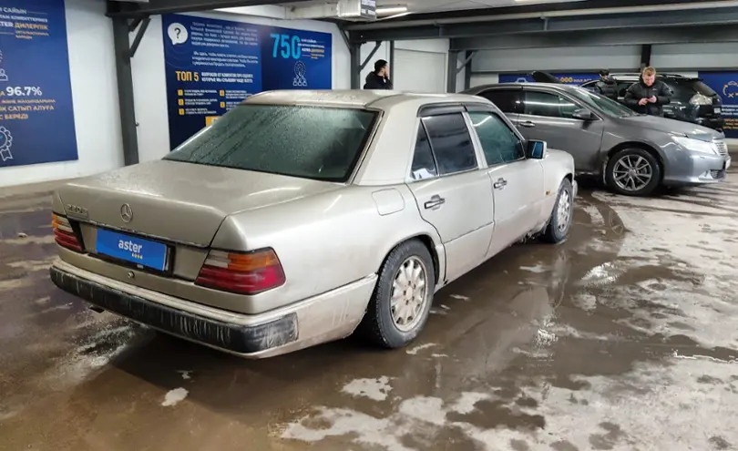 Mercedes-Benz E-Класс 1993 года за 1 600 000 тг. в Астана фото 3