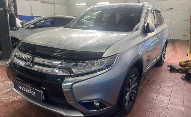 Mitsubishi Outlander 2015 года за 9 000 000 тг. в Астана