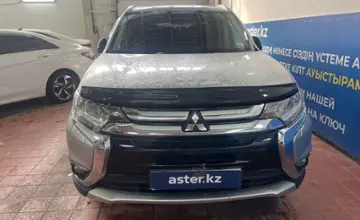 Mitsubishi Outlander 2015 года за 9 000 000 тг. в Астана фото 2