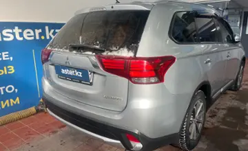 Mitsubishi Outlander 2015 года за 9 000 000 тг. в Астана