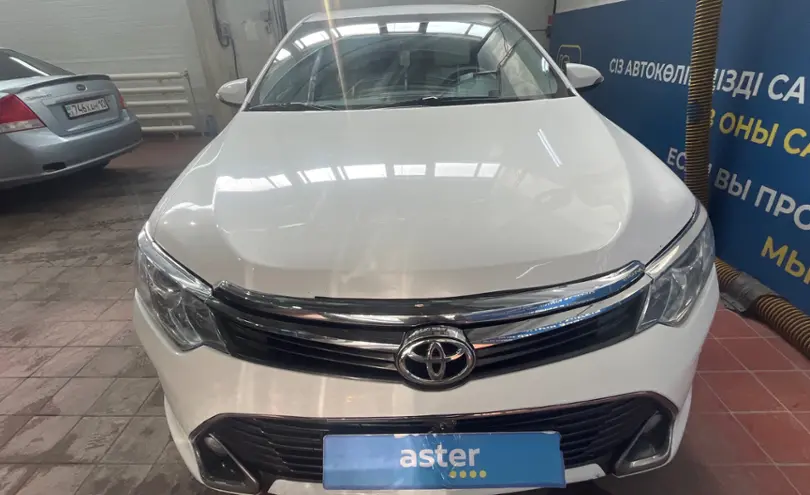 Toyota Camry 2015 года за 11 500 000 тг. в Астана фото 2