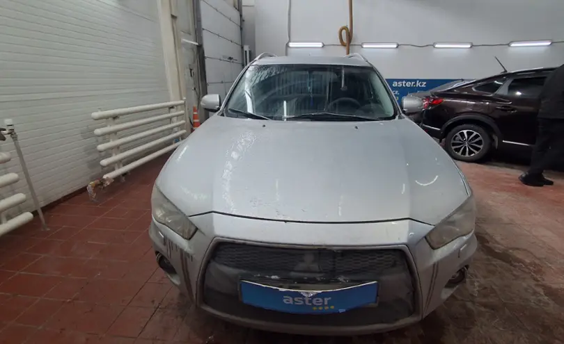 Mitsubishi Outlander 2010 года за 6 000 000 тг. в Астана фото 2
