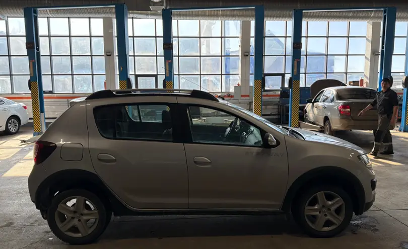 Renault Sandero 2016 года за 5 200 000 тг. в Караганда фото 4