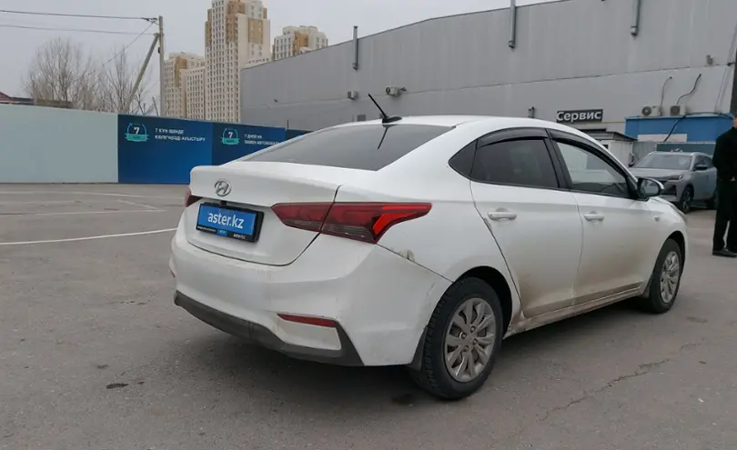 Hyundai Solaris 2018 года за 7 500 000 тг. в Шымкент фото 3