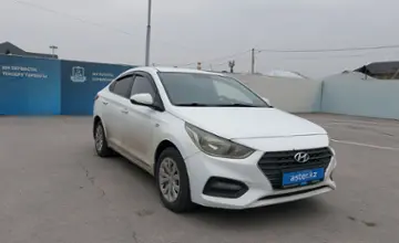 Hyundai Solaris 2018 года за 7 500 000 тг. в Шымкент фото 2