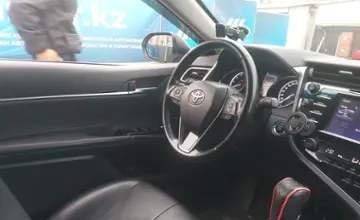 Toyota Camry 2020 года за 14 000 000 тг. в Алматы фото 5