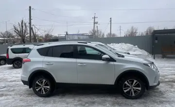 Toyota RAV4 2018 года за 9 400 000 тг. в Уральск фото 4