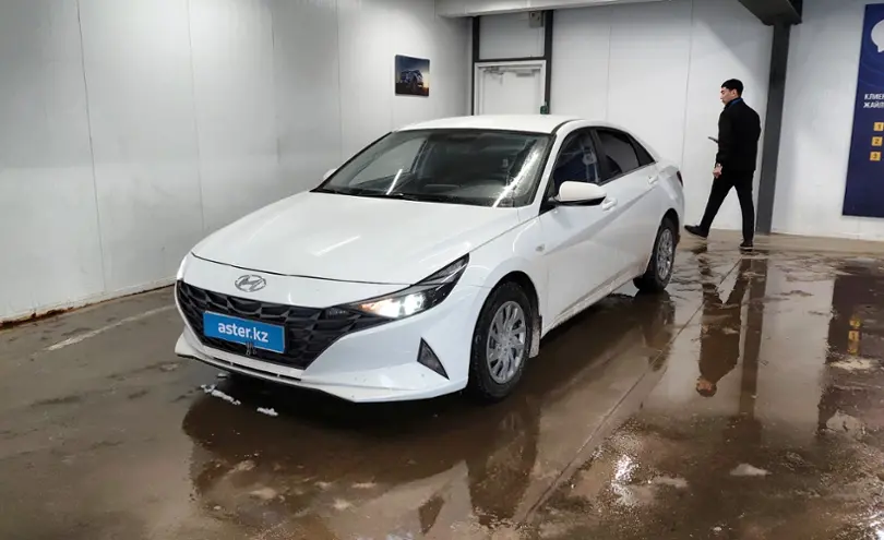 Hyundai Elantra 2020 года за 8 000 000 тг. в Астана