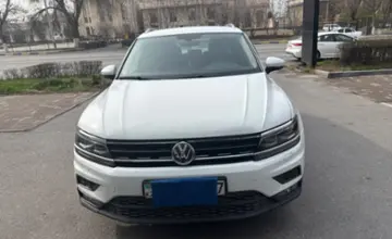 Volkswagen Tiguan 2017 года за 8 500 000 тг. в Шымкент фото 2