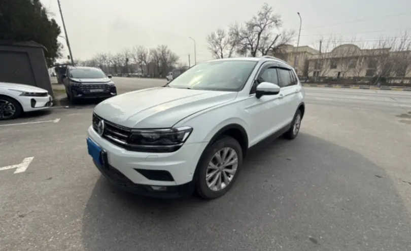 Volkswagen Tiguan 2017 года за 8 500 000 тг. в Шымкент