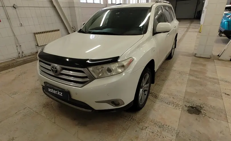 Toyota Highlander 2012 года за 12 900 000 тг. в Актобе
