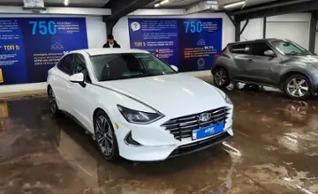 Hyundai Sonata 2020 года за 12 000 000 тг. в Астана фото 2
