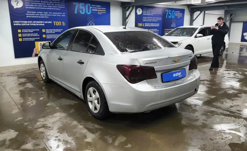 Chevrolet Cruze 2010 года за 4 000 000 тг. в Астана фото 4