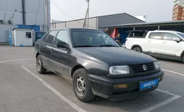 Volkswagen Vento 1993 года за 1 750 000 тг. в Шымкент фото 2