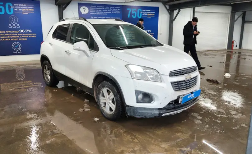 Chevrolet Tracker 2014 года за 5 600 000 тг. в Астана фото 2
