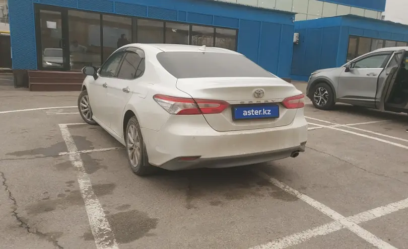 Toyota Camry 2018 года за 12 000 000 тг. в Алматы фото 4