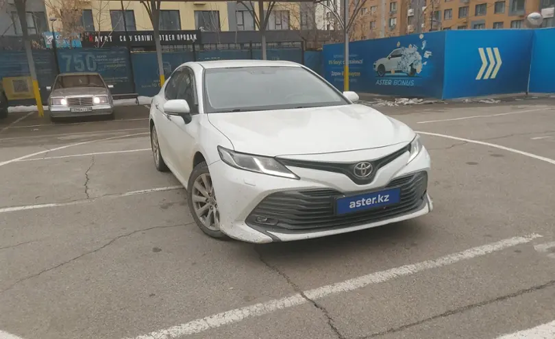 Toyota Camry 2018 года за 12 000 000 тг. в Алматы фото 2