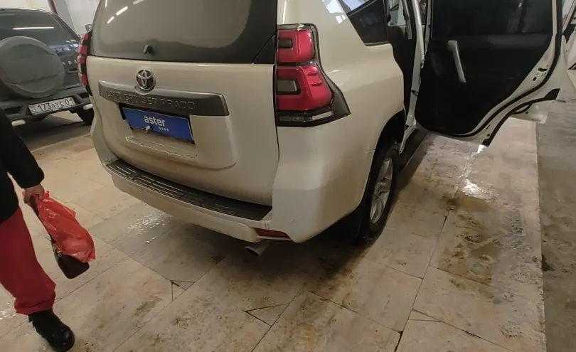Toyota Land Cruiser Prado 2023 года за 32 000 000 тг. в Актобе фото 5