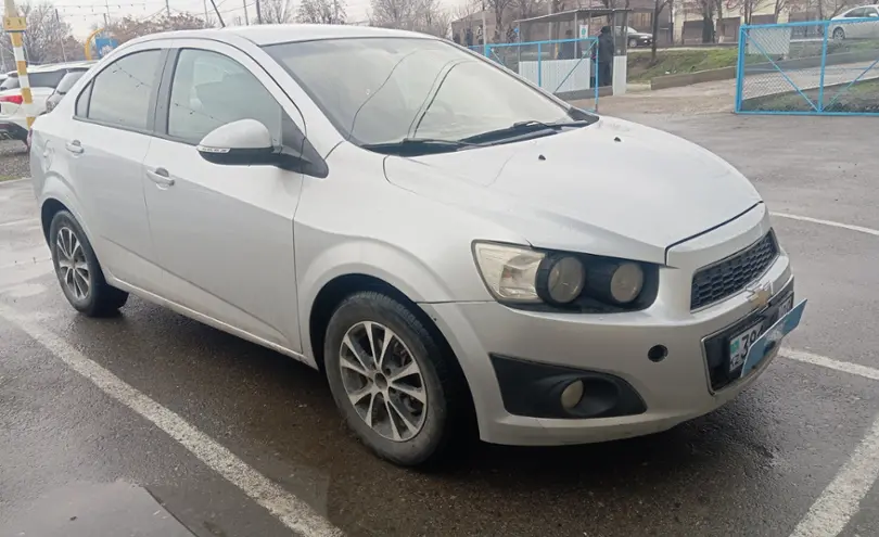 Chevrolet Aveo 2014 года за 2 600 000 тг. в Тараз фото 3