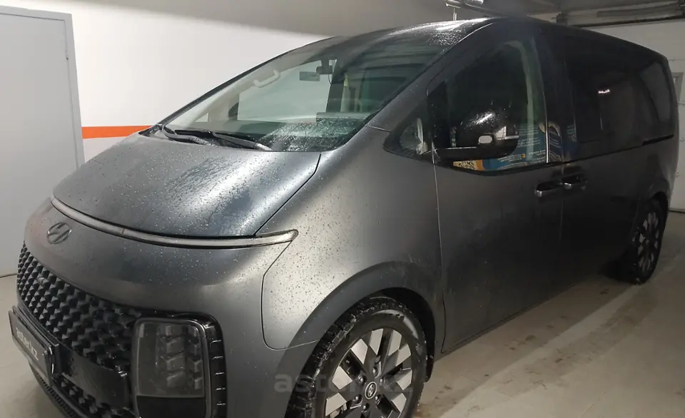 Hyundai Staria 2023 года за 23 000 000 тг. в Уральск