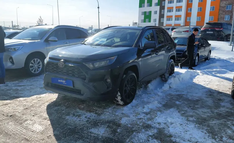 Toyota RAV4 2021 года за 13 500 000 тг. в Астана