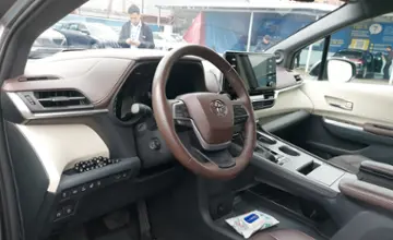 Toyota Sienna 2021 года за 18 000 000 тг. в Шымкент фото 5