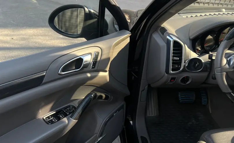 Porsche Cayenne 2010 года за 12 500 000 тг. в Алматы