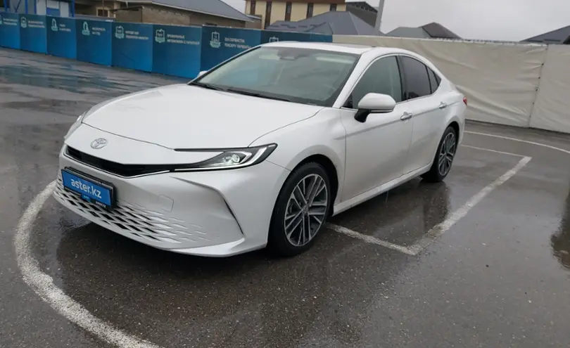 Toyota Camry 2024 года за 17 000 000 тг. в Шымкент