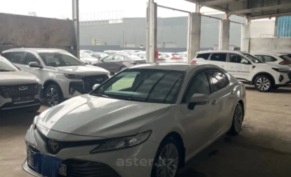 Toyota Camry 2018 года за 15 000 000 тг. в Шымкент