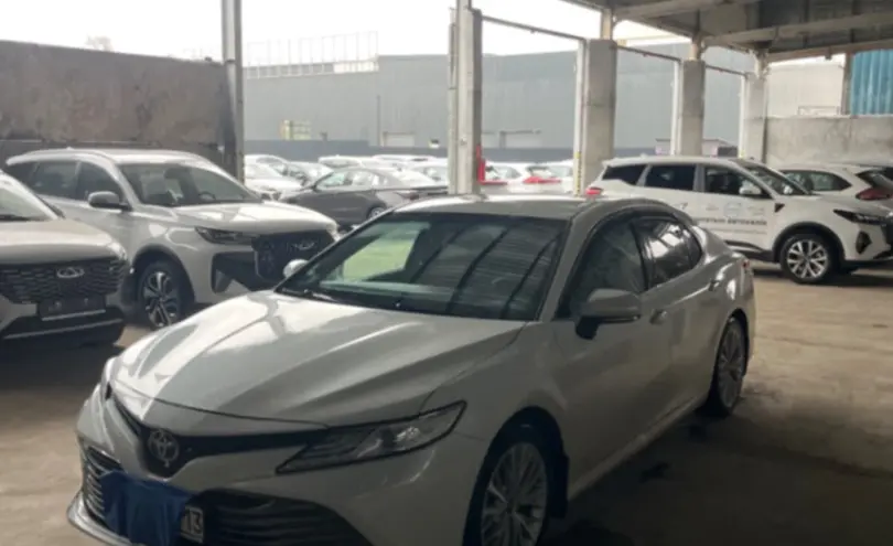 Toyota Camry 2018 года за 15 000 000 тг. в Шымкент