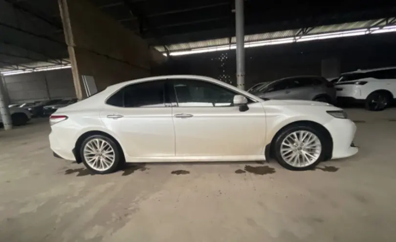 Toyota Camry 2018 года за 15 000 000 тг. в Шымкент фото 4