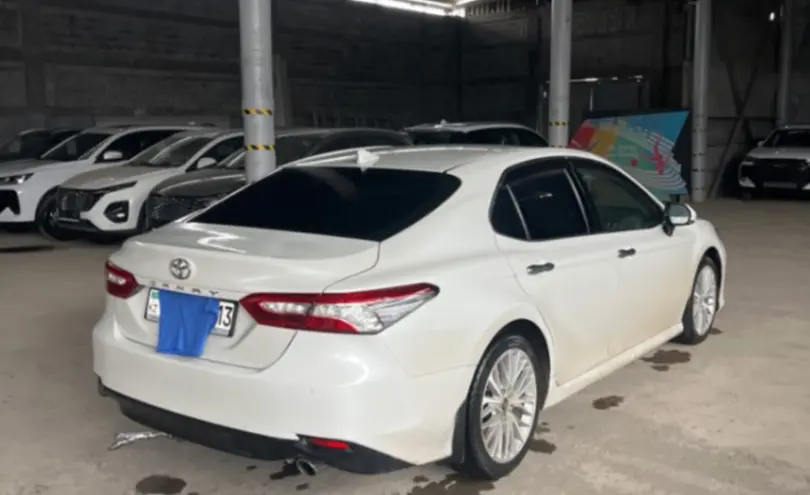 Toyota Camry 2018 года за 15 000 000 тг. в Шымкент фото 5