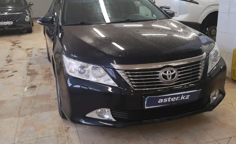 Toyota Camry 2014 года за 9 000 000 тг. в Актобе фото 3