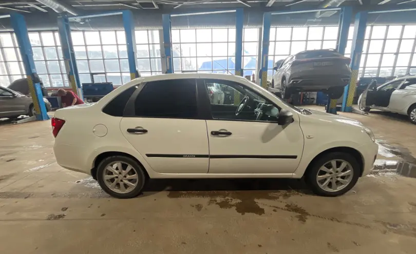 LADA (ВАЗ) Granta 2018 года за 3 000 000 тг. в Караганда фото 4