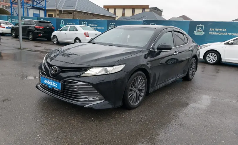 Toyota Camry 2018 года за 13 500 000 тг. в Шымкент